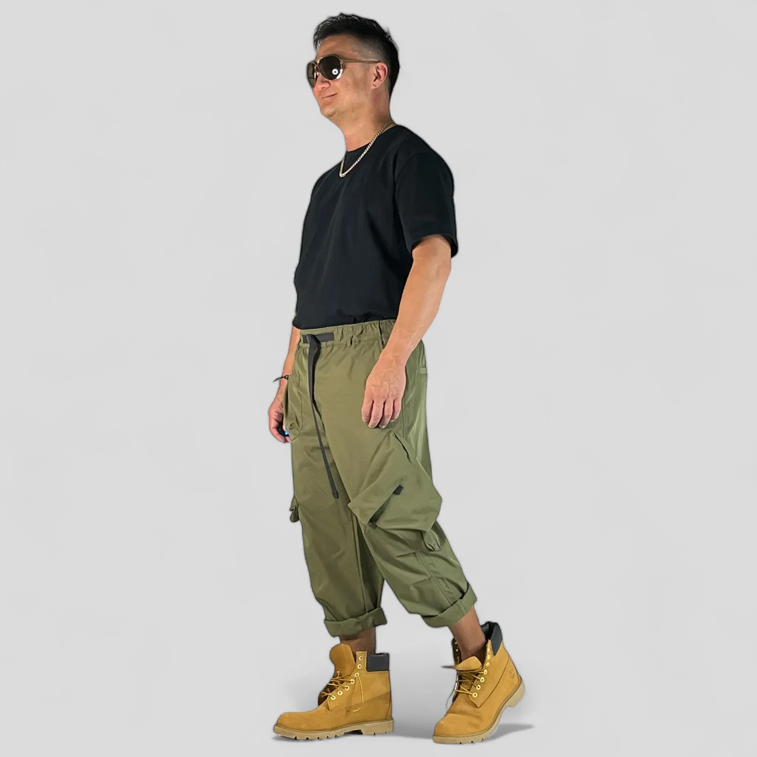 Baggy fit 3-D pocket cargo pants with belt