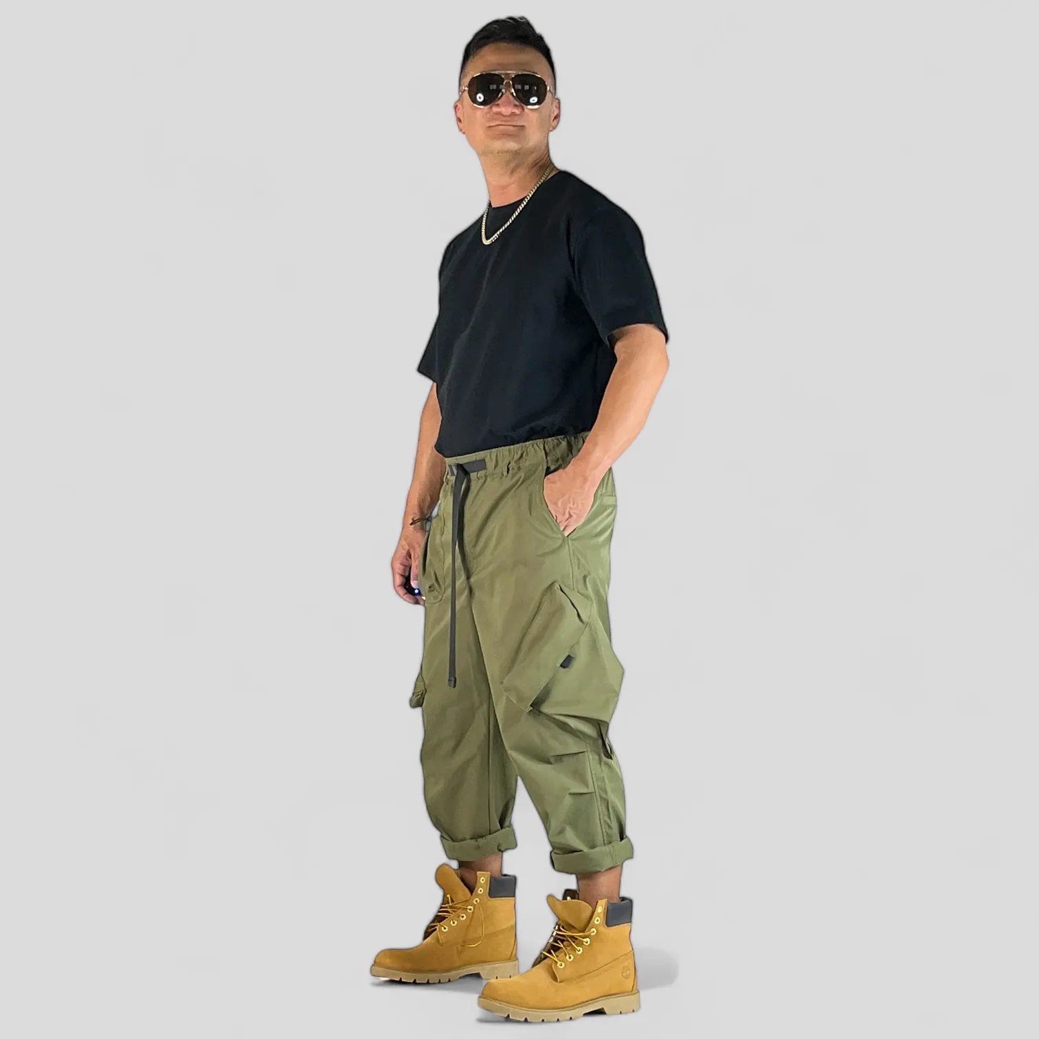 Baggy fit 3-D pocket cargo pants with belt
