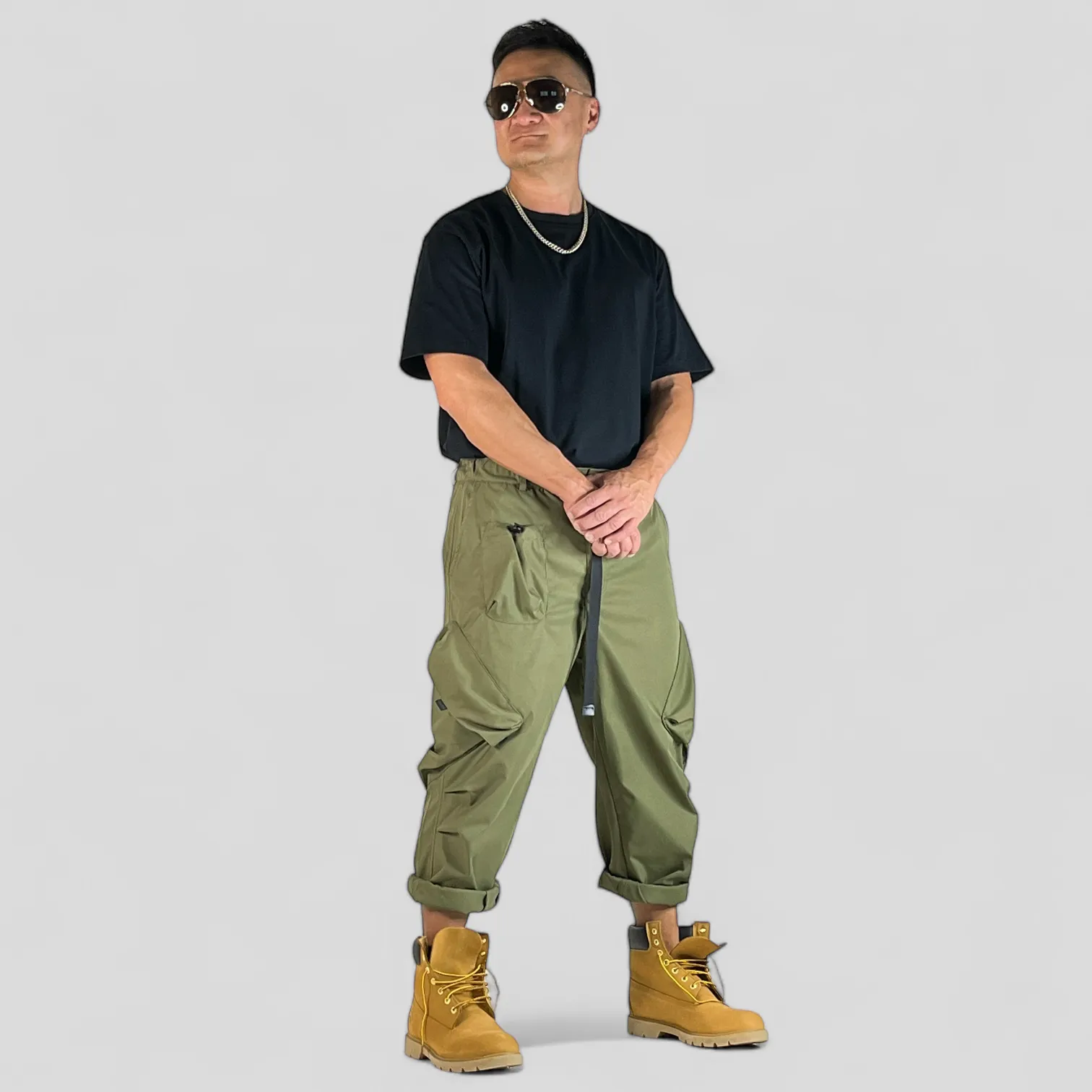 Baggy fit 3-D pocket cargo pants with belt